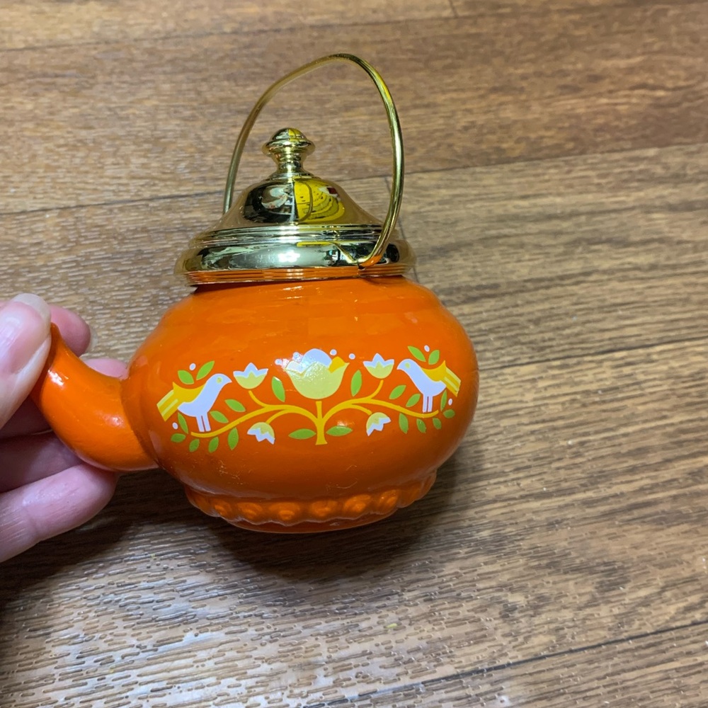 Avon Little Dutch Kettle Bath Foam Lemon Velvet